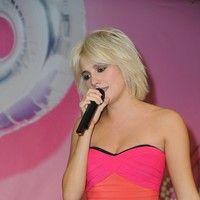 Pixie Lott performs after unveils her Autumn/Winter range | Picture 87742